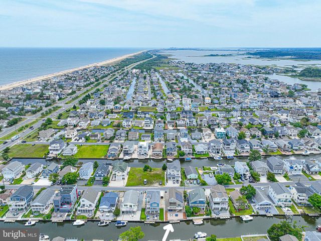 121 BRANDYWINE DR, Bethany Beach, DE 19930