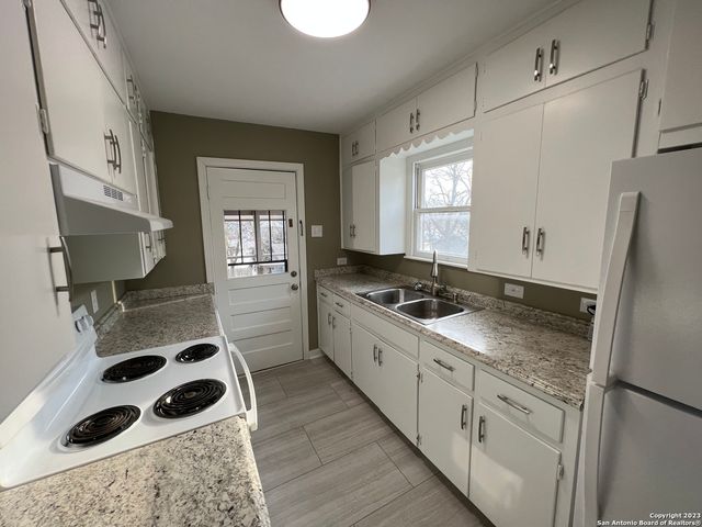 430 BRYN MAWR DR, San Antonio, TX 78209