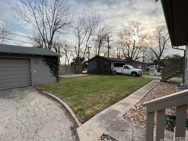 430 BRYN MAWR DR, San Antonio, TX 78209