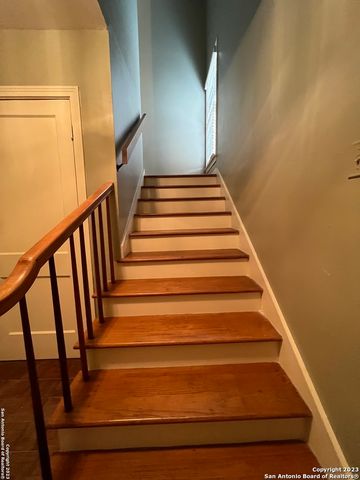 430 BRYN MAWR DR, San Antonio, TX 78209