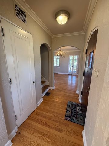 618 S Harvey Avenue, Freeport, IL 61032