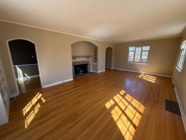 618 S Harvey Avenue, Freeport, IL 61032