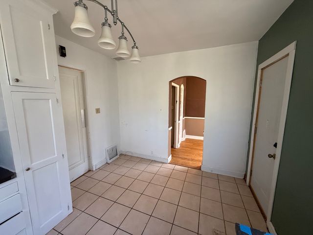 618 S Harvey Avenue, Freeport, IL 61032