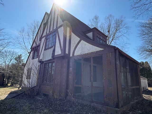 618 S Harvey Avenue, Freeport, IL 61032