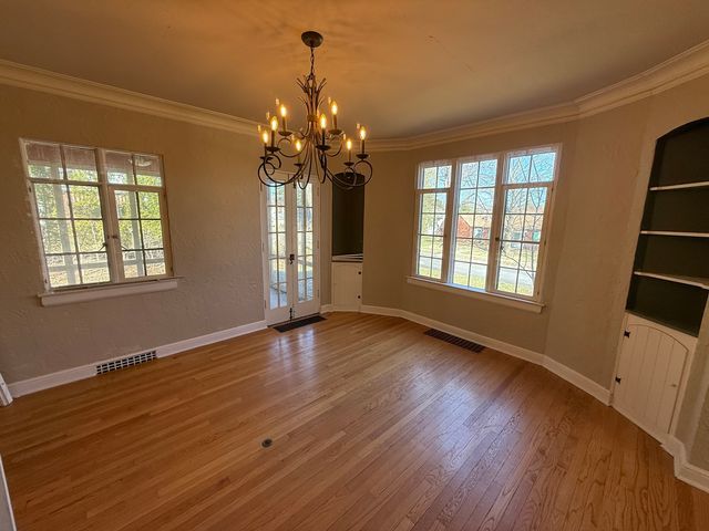 618 S Harvey Avenue, Freeport, IL 61032