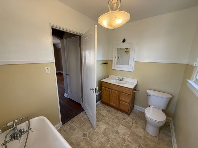 618 S Harvey Avenue, Freeport, IL 61032