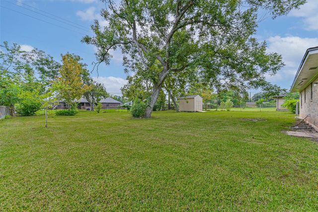 229 Burkett Street, Richwood, TX 77531