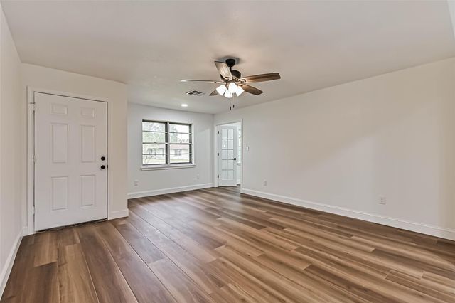 229 Burkett Street, Richwood, TX 77531