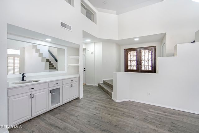 6529 JIM DE GROAT Drive, El Paso, TX 79912