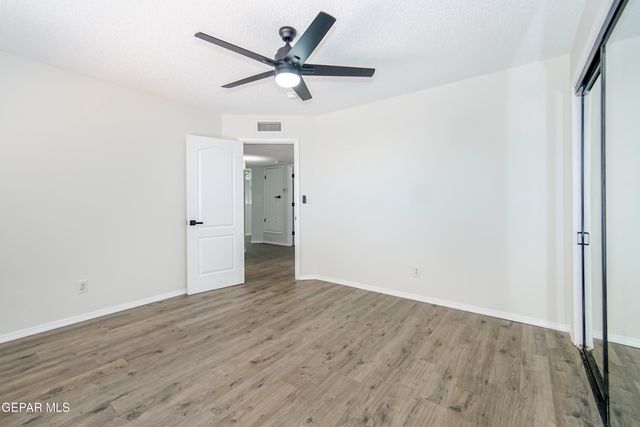 6529 JIM DE GROAT Drive, El Paso, TX 79912