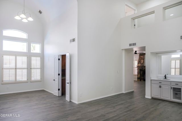 6529 JIM DE GROAT Drive, El Paso, TX 79912