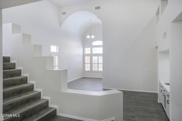 6529 JIM DE GROAT Drive, El Paso, TX 79912