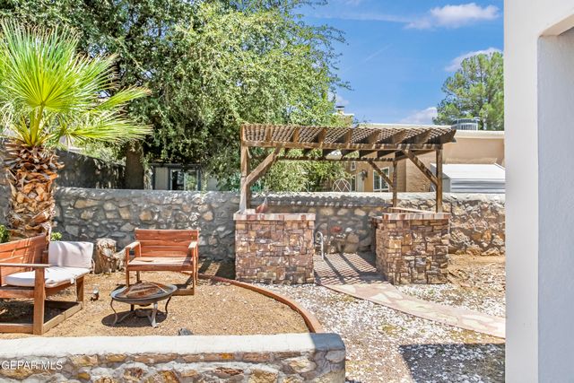 6529 JIM DE GROAT Drive, El Paso, TX 79912