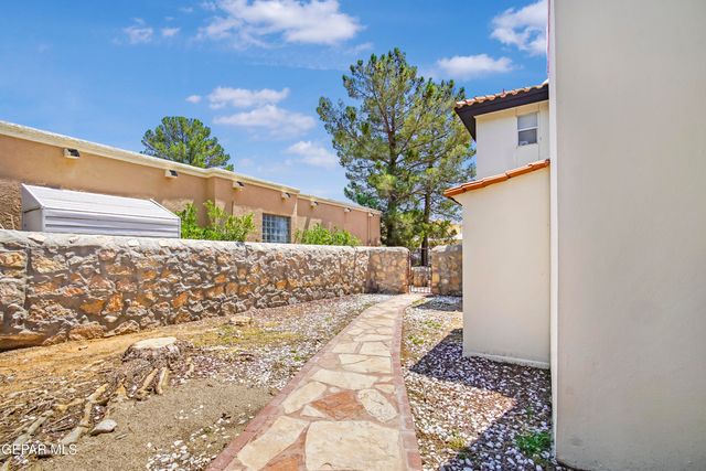 6529 JIM DE GROAT Drive, El Paso, TX 79912
