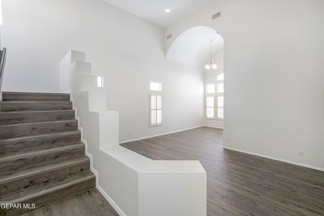 6529 JIM DE GROAT Drive, El Paso, TX 79912