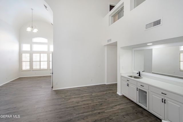 6529 JIM DE GROAT Drive, El Paso, TX 79912