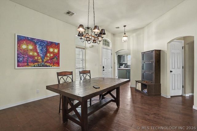 201 W Charleston Place, Broken Arrow, OK 74011