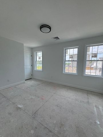 16 Princeton Circle, Fall River, MA 02722