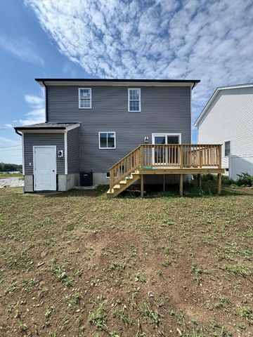 16 Princeton Circle, Fall River, MA 02722