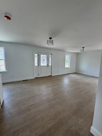 16 Princeton Circle, Fall River, MA 02722