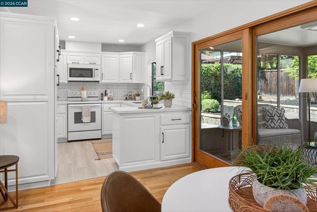 714 Navaronne Way, Concord, CA 94518