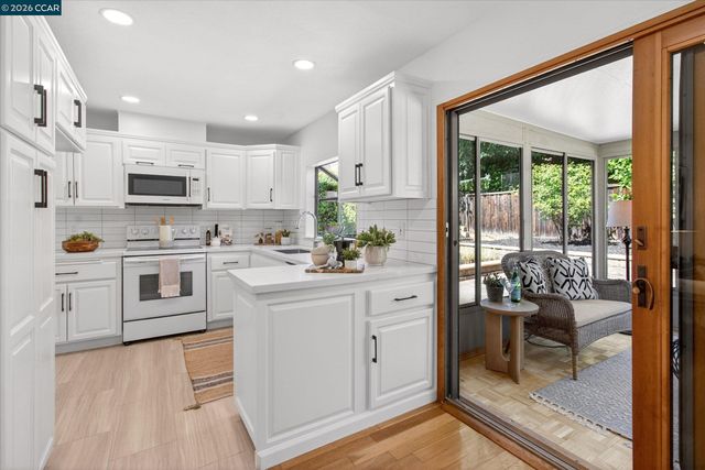 714 Navaronne Way, Concord, CA 94518
