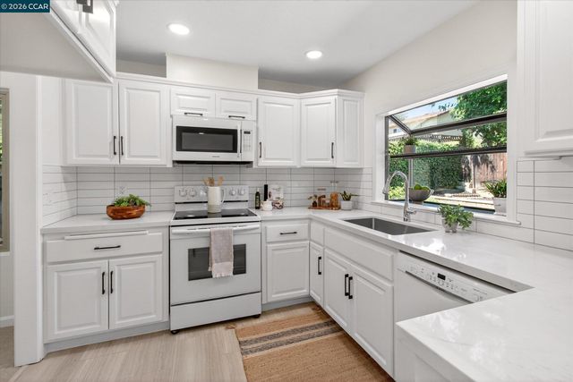 714 Navaronne Way, Concord, CA 94518