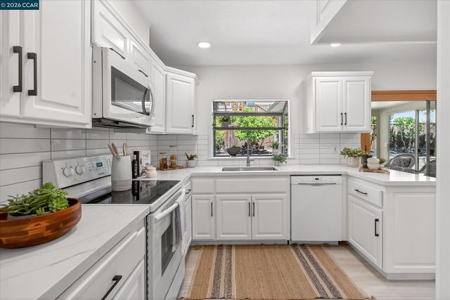 714 Navaronne Way, Concord, CA 94518