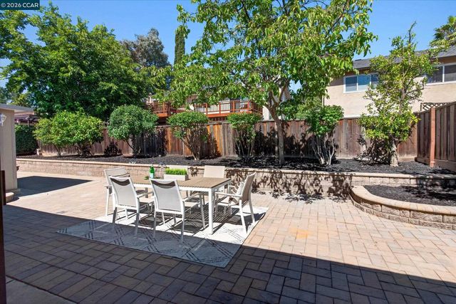 714 Navaronne Way, Concord, CA 94518