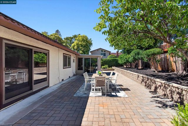 714 Navaronne Way, Concord, CA 94518