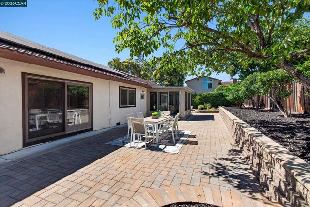 714 Navaronne Way, Concord, CA 94518