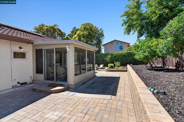714 Navaronne Way, Concord, CA 94518