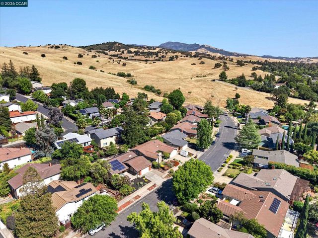 714 Navaronne Way, Concord, CA 94518