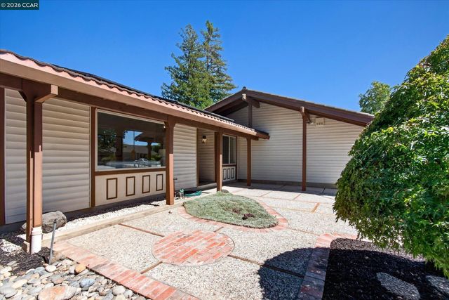 714 Navaronne Way, Concord, CA 94518