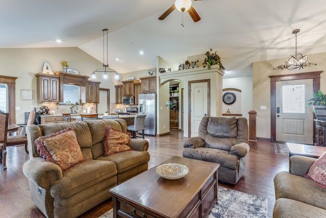 4835 N Emerald, Maize, KS 67101