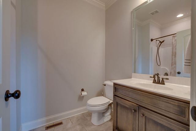 902 Larkspur Ln, Lebanon, TN 37087