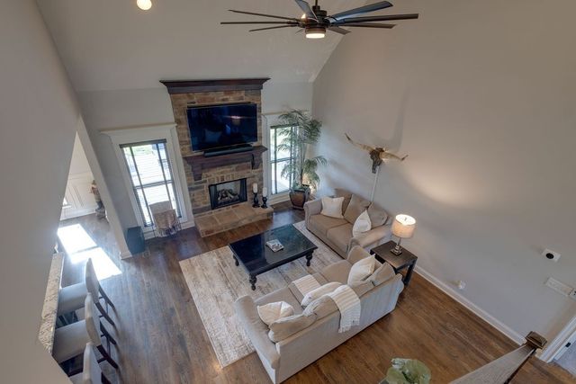 902 Larkspur Ln, Lebanon, TN 37087