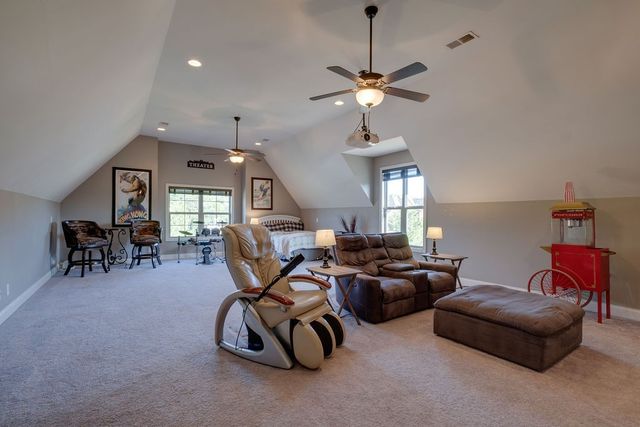 902 Larkspur Ln, Lebanon, TN 37087
