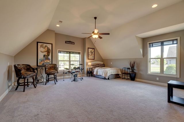 902 Larkspur Ln, Lebanon, TN 37087