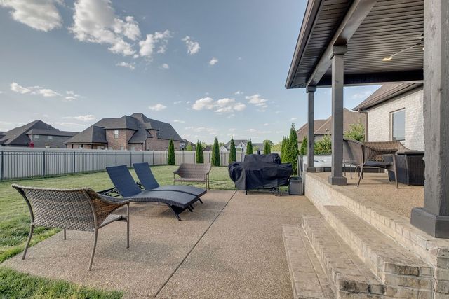 902 Larkspur Ln, Lebanon, TN 37087