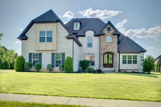 902 Larkspur Ln, Lebanon, TN 37087