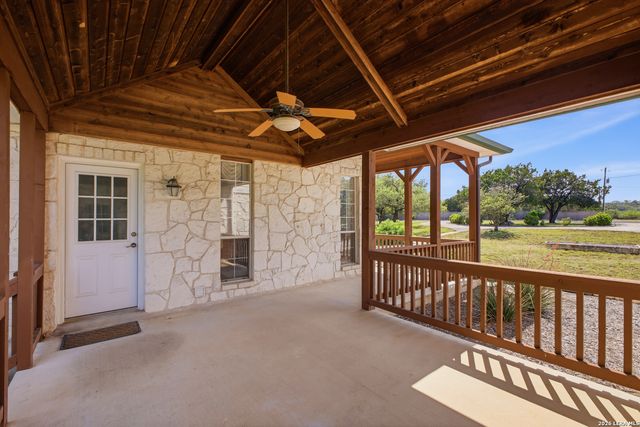 148 N Stallion Estates Dr, Spring Branch, TX 78070