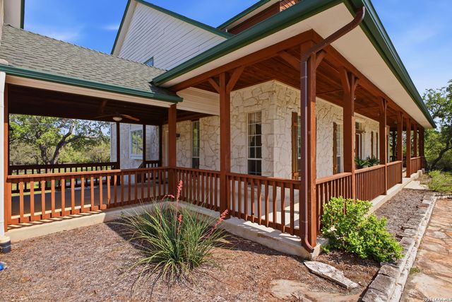 148 N Stallion Estates Dr, Spring Branch, TX 78070
