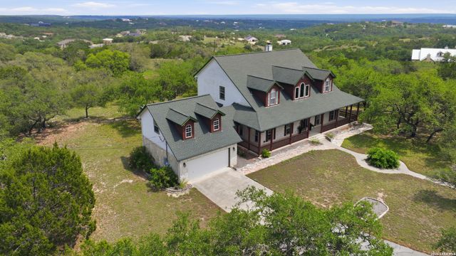 148 N Stallion Estates Dr, Spring Branch, TX 78070