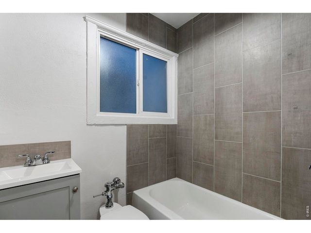 1416 N Downing St 2, Denver, CO 80218