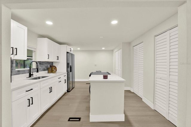5801 MYRTLE LANE, Tampa, FL 33625