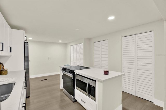 5801 MYRTLE LANE, Tampa, FL 33625