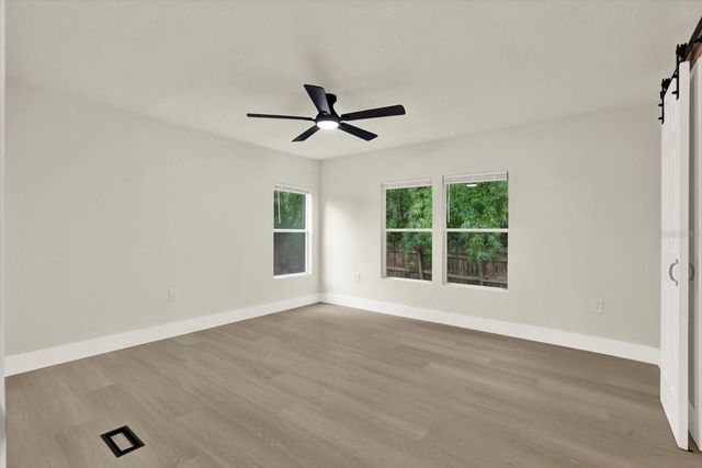 5801 MYRTLE LANE, Tampa, FL 33625
