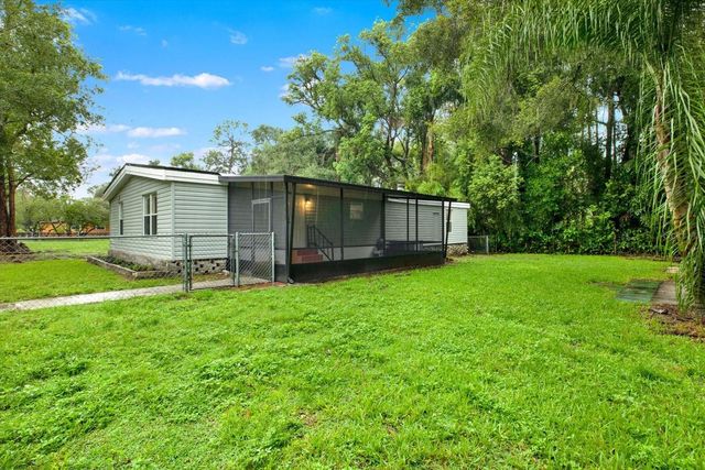 5801 MYRTLE LANE, Tampa, FL 33625