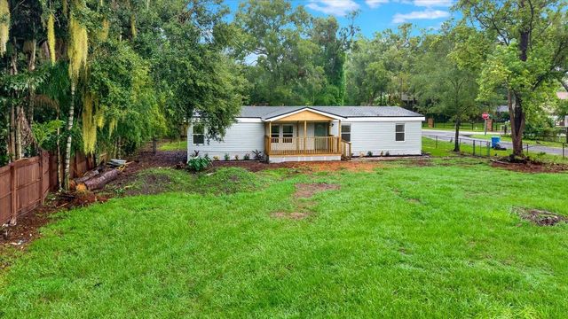 5801 MYRTLE LANE, Tampa, FL 33625